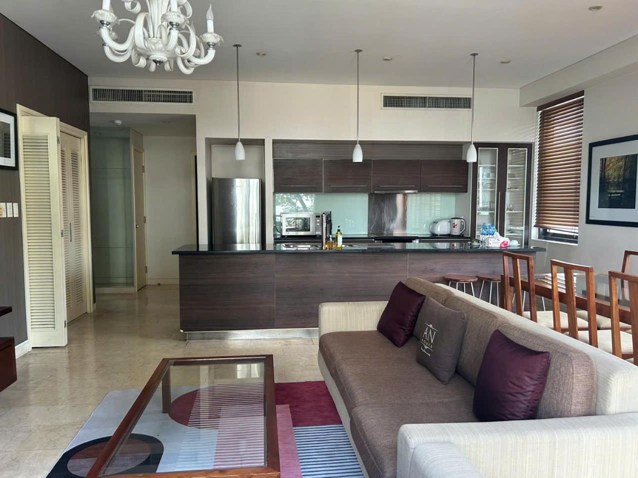 Avalon District 1 Apartment *